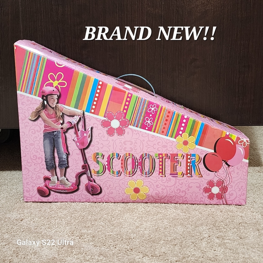 Girl's Scooter NEW